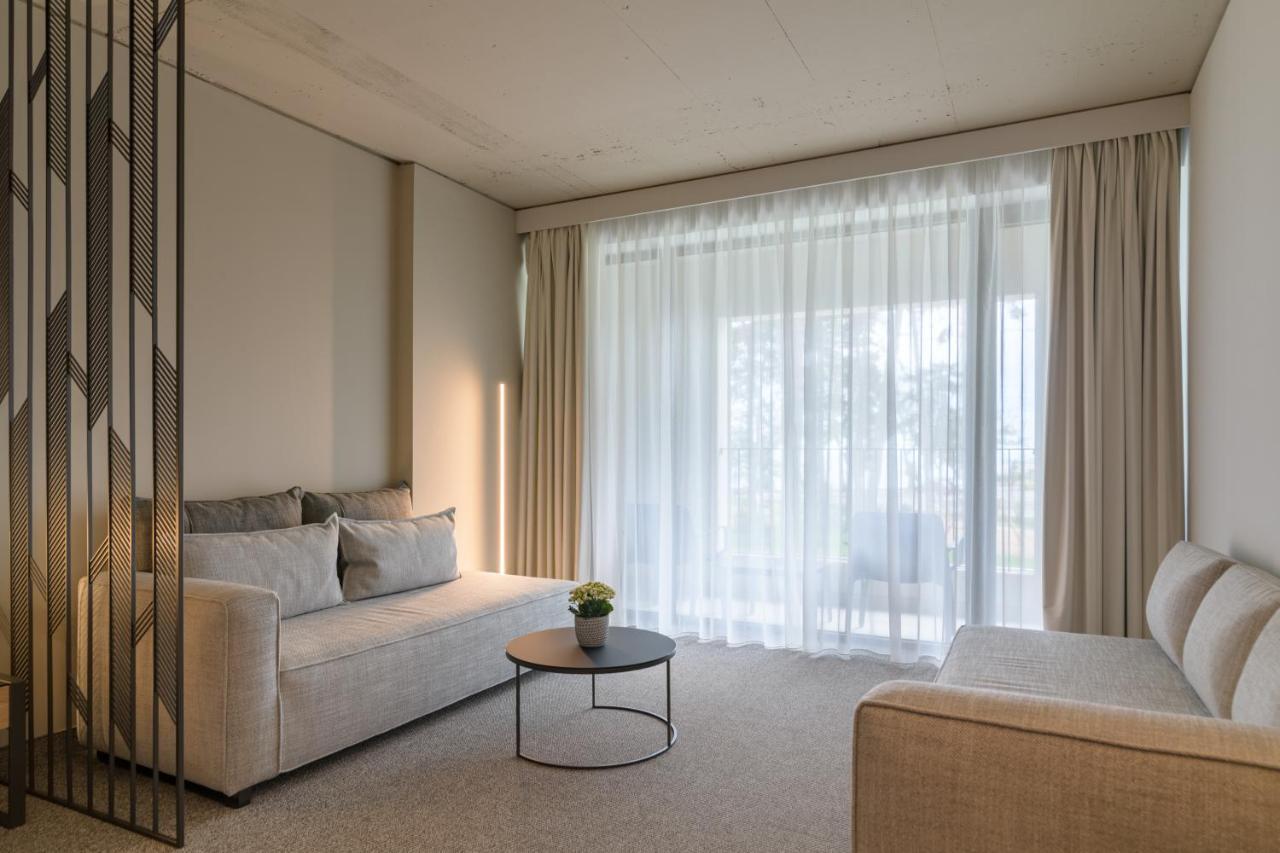Hotel Ensana Aquahouse Saints Constantine and Helena Exterior foto A living room at the Hotel